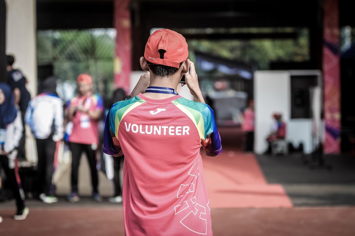 A Volunteer Day With the Neighborhood Children